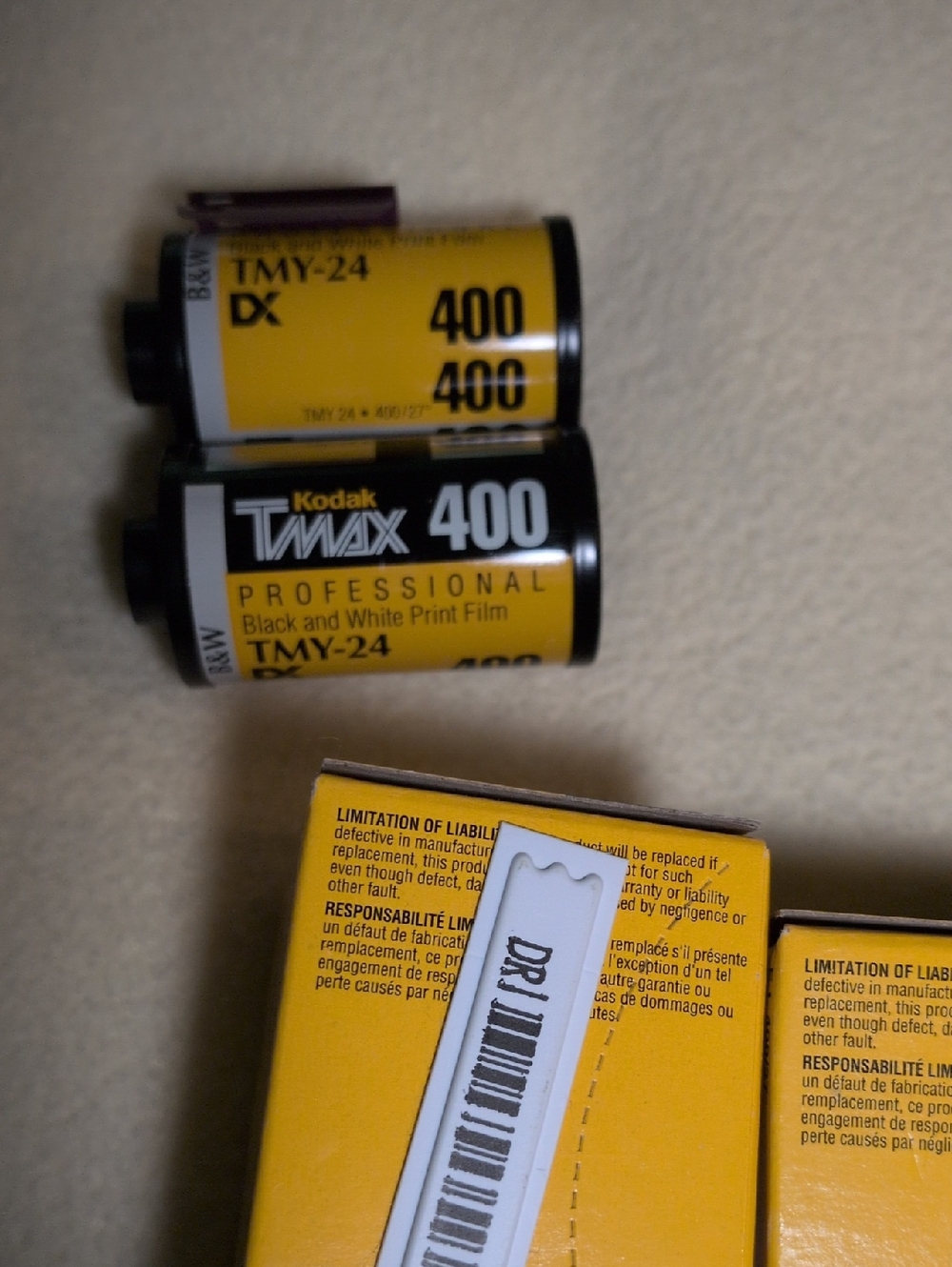 6 rolls of kodak tmax 400 professional film for b and w prints Expired 4/2002. - Picture 5 of 6